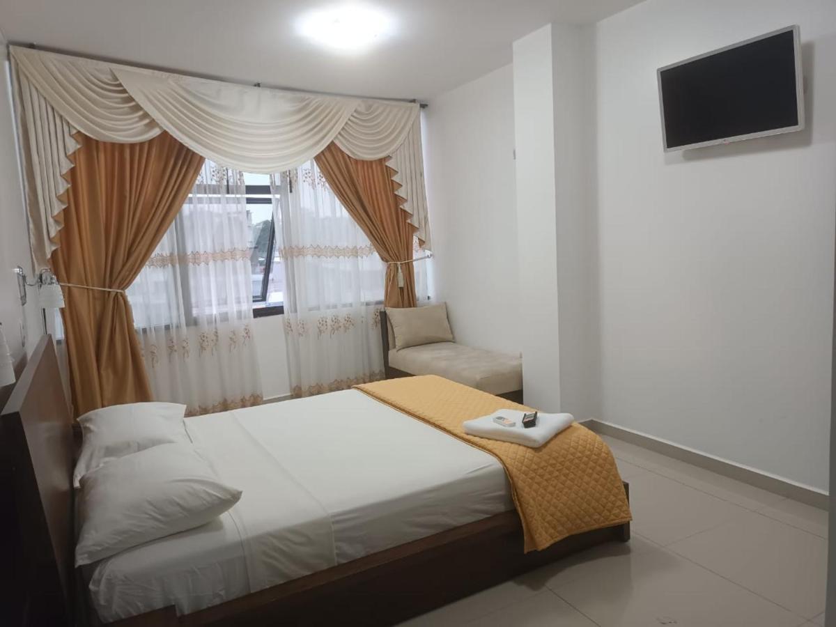 Hotel Quezada Hermanos Санто-Домінґо-де-лос-Колорадос Екстер'єр фото